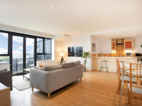 Pass the Keys City Centre Penthouse Apartment inc free parking